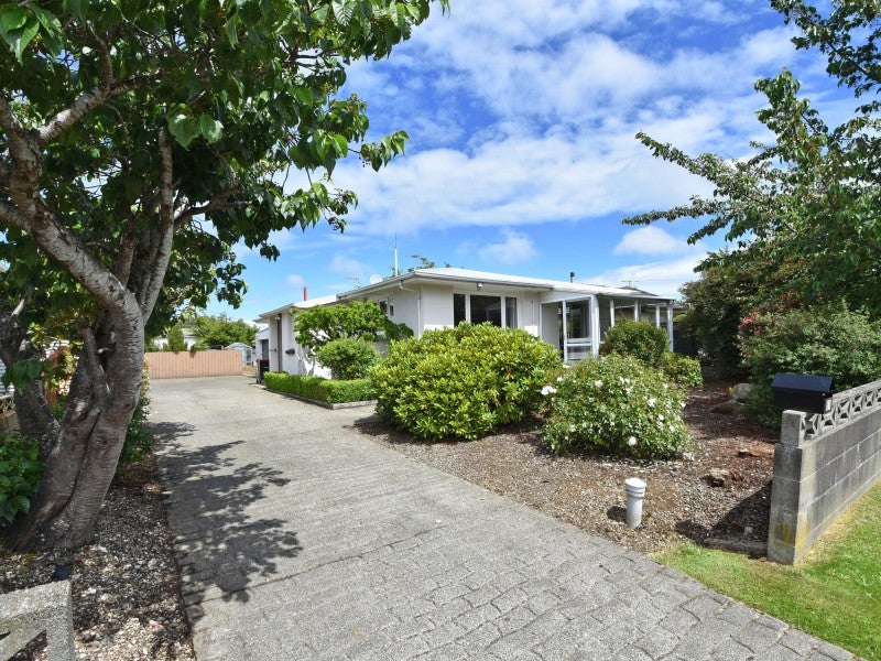 51 Adamson Crescent, Glengarry, Invercargill - Carousel 1