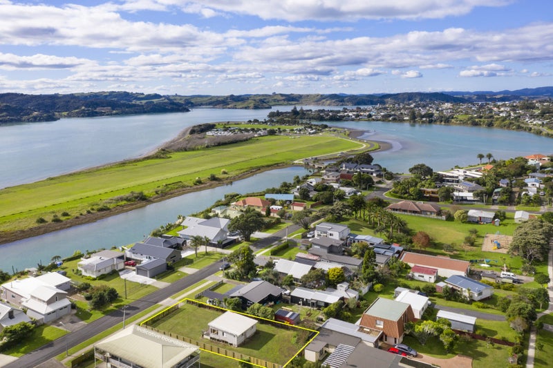 24 Nihinihi Avenue, Raglan, Raglan - Carousel 2