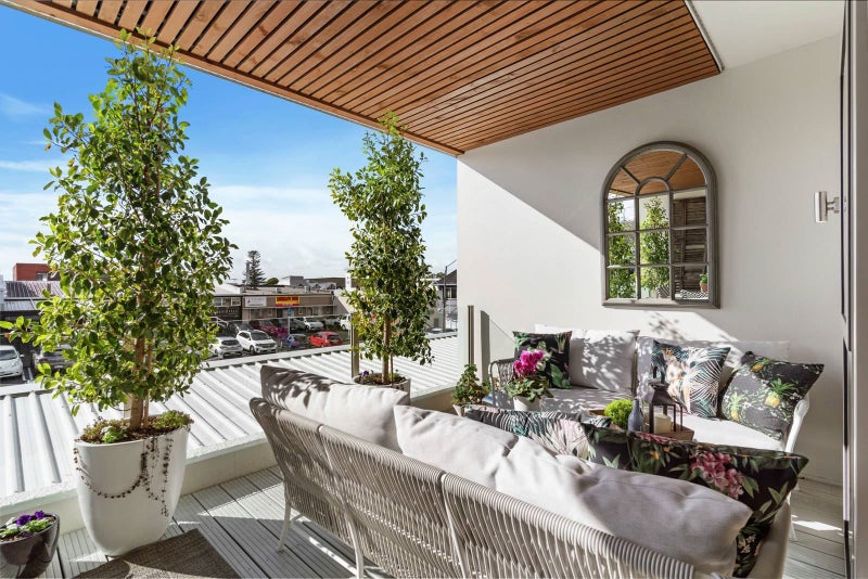 215/24 Wellington Street, Howick, Auckland - Carousel 1