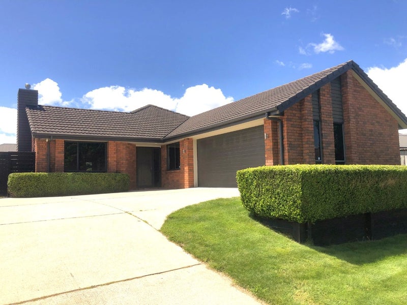 87 St James Drive, Huntington, Hamilton - Carousel 1