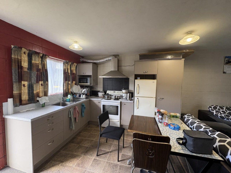 1-8/16 Charlemont Street, Whitiora, Hamilton - Carousel 2