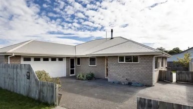 32 Havelock Street, Renwick - Carousel 1