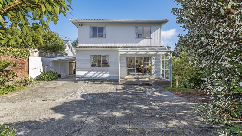 44 Madras Street, Khandallah, Wellington - Carousel 1