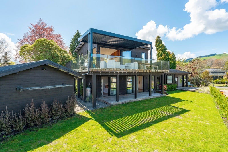 2 Nisbet Terrace, Kinloch, Taupō - Carousel 2