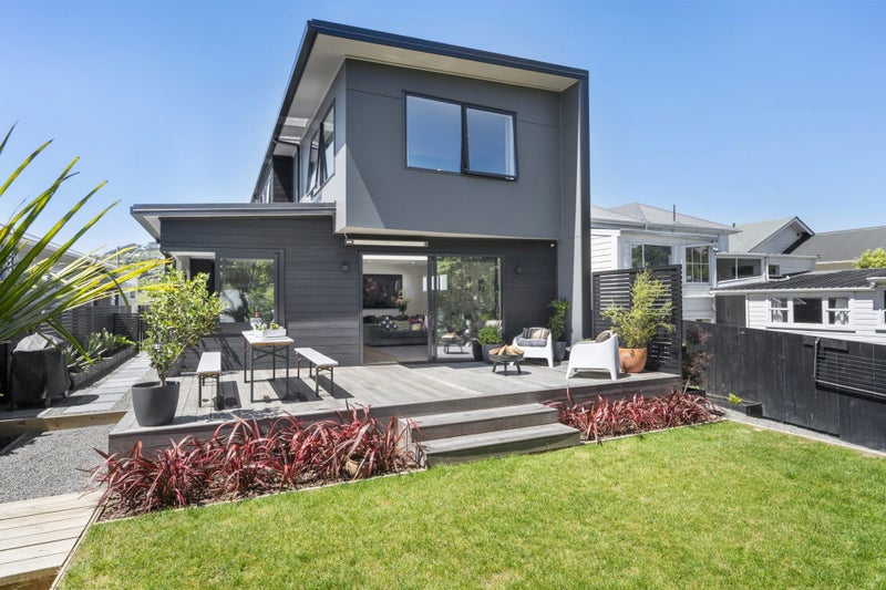 25B Standen Street, Karori, Wellington - Carousel 1