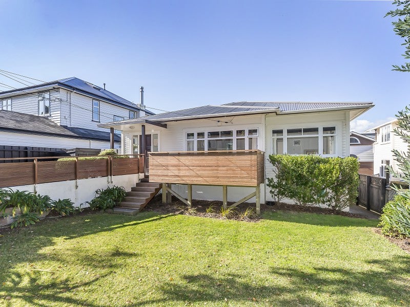 61 Falkirk Avenue, Seatoun, Wellington - Carousel 2