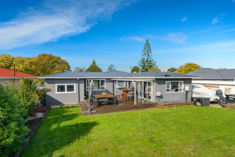 12 Birmingham Street, Takaro, Palmerston North - Carousel 1