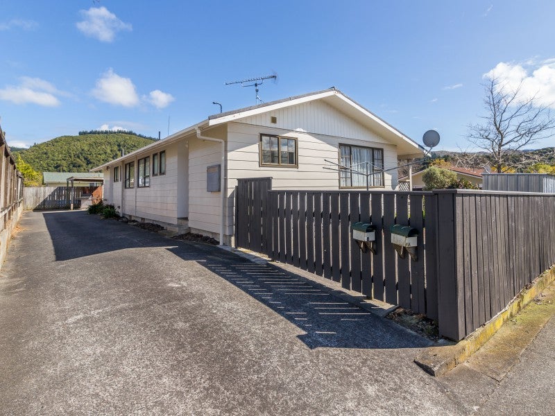 1/4 GARNET GR, BIRCHVILLE, UPPER HUTT - Carousel 2