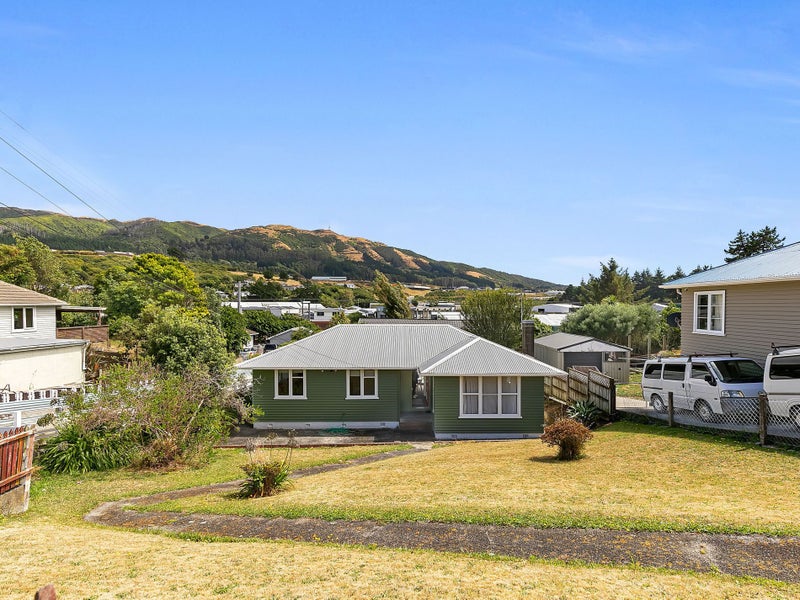 67 Bell Street, Tawa, Wellington - Carousel 2
