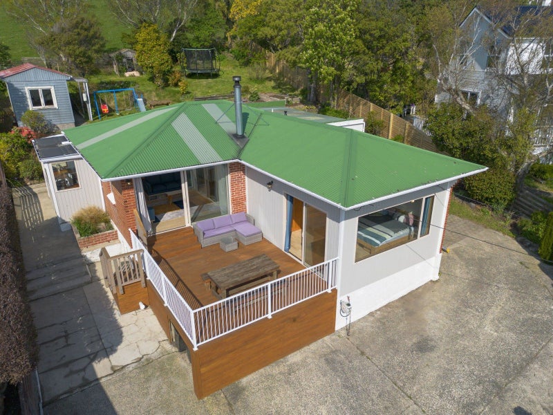 34 Bayne Terrace, Macandrew Bay, Dunedin - Carousel 1