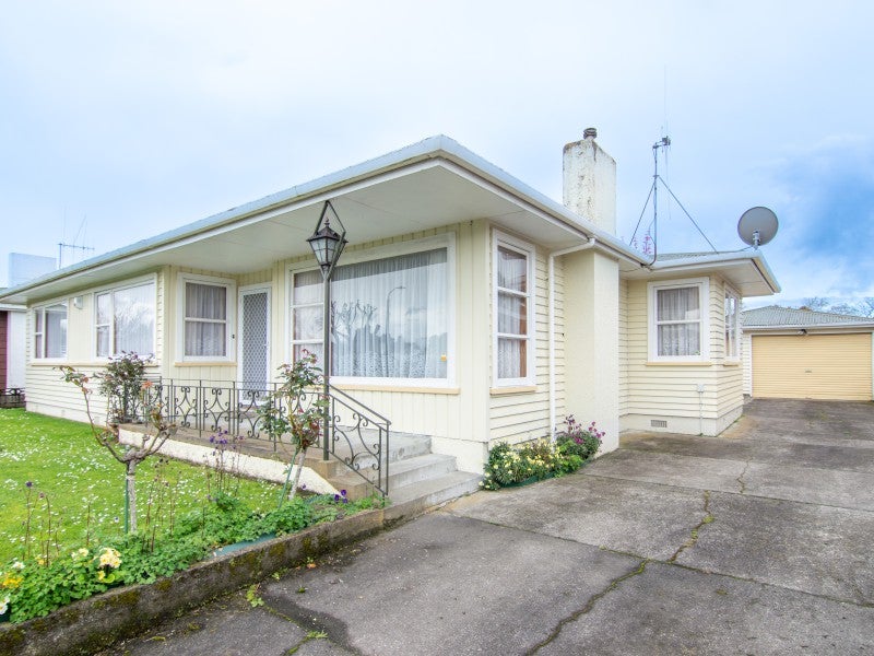 9 Henare Street, West End, Palmerston North - Carousel 1