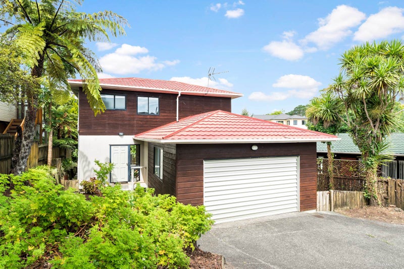 2/7 Juneau Place, Glendene, Auckland - Carousel 2