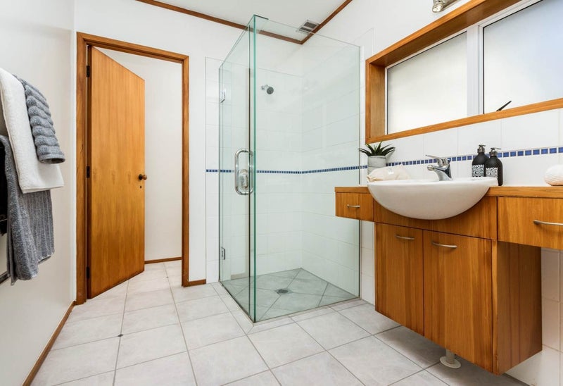 10 Park Rise, Campbells Bay, Auckland - Carousel 14