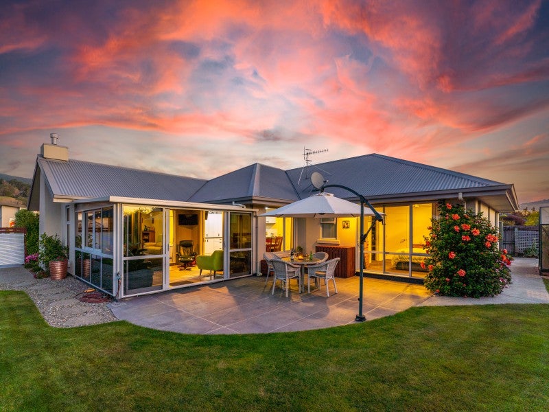 19 Cambelldon Crescent, Stoke, Nelson - Carousel 1