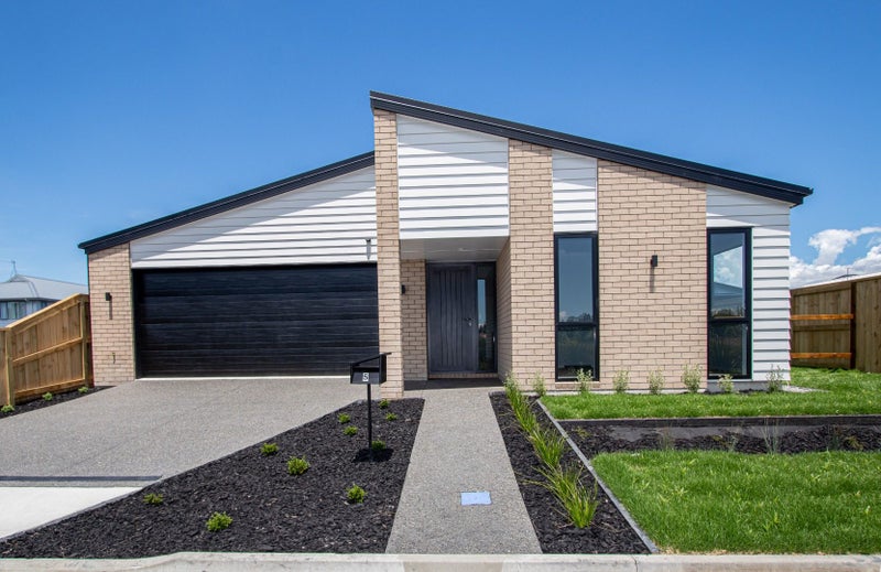 5 Wairua Avenue, Baverstock, Hamilton - Carousel 1