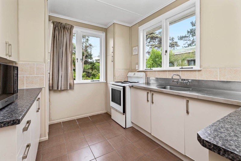 45 Godley Road, Green Bay, Auckland - Carousel 2