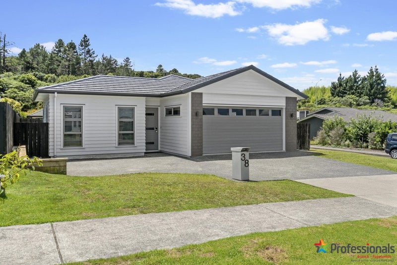 38 Westmuir Crescent, Pokeno - Carousel 1