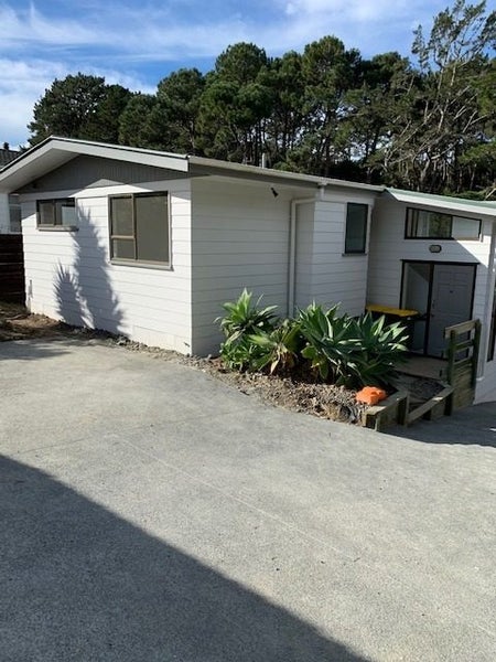 8 Regency Place, Sunnynook, Auckland - Carousel 1