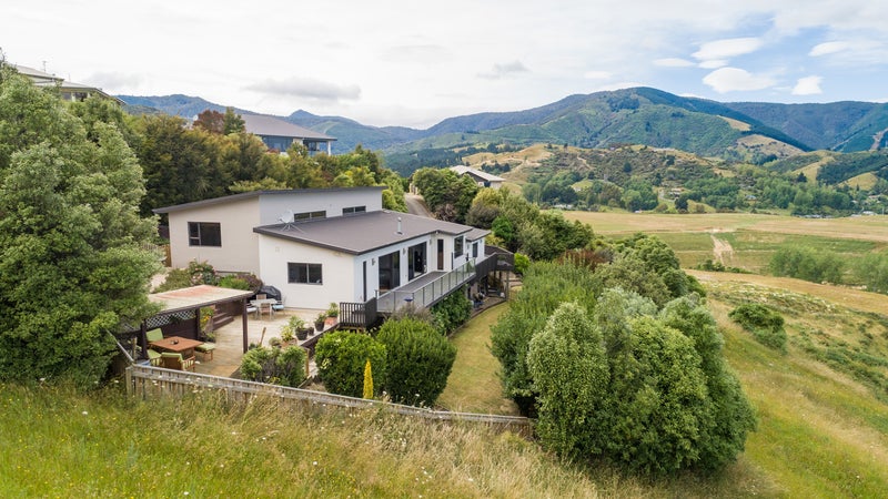 13 Windsor Drive, Britannia Heights, Nelson - Carousel 1