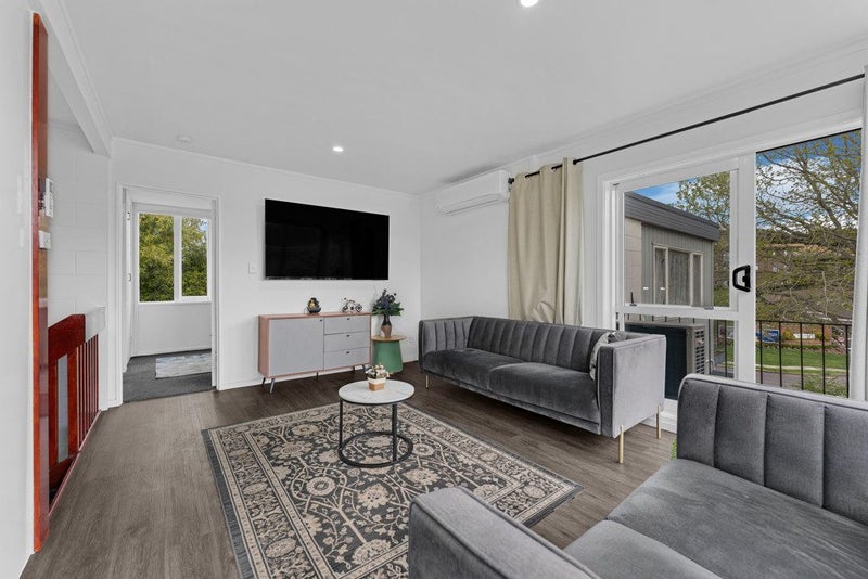 3/24 Commodore Drive, Lynfield, Auckland - Carousel 1
