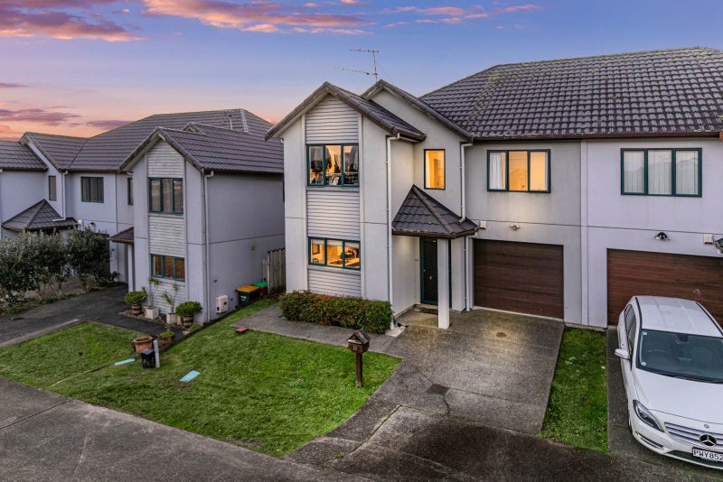 19 Candlestick Place, Oteha, Auckland - Carousel 1