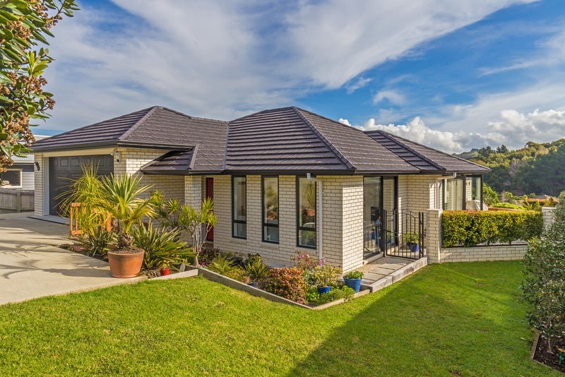 4 Hewson Drive, Snells Beach, Snells Beach - Carousel 1