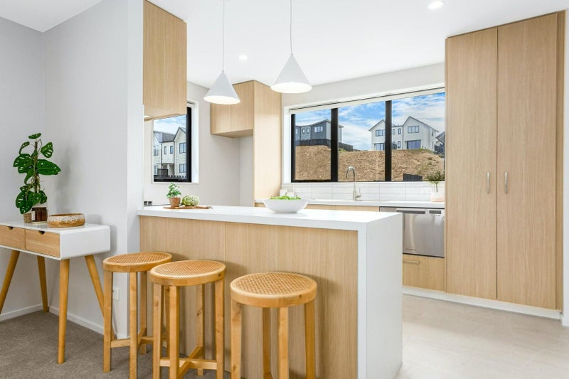 44 Turtleback Avenue, Whitby, Porirua - Carousel 2