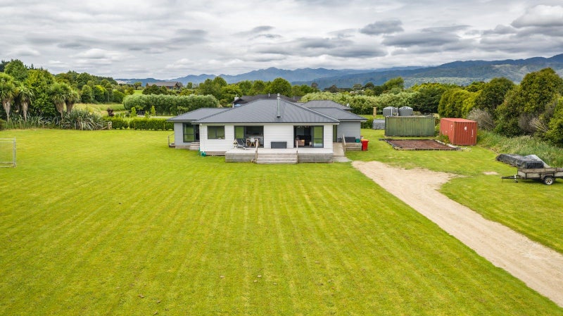 12 Faydon Close, Ohau, Levin - Carousel 2