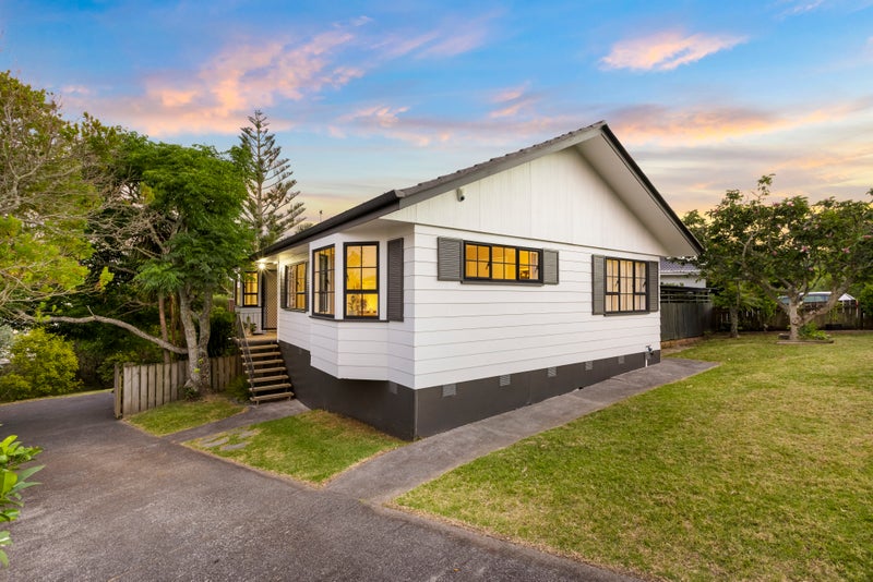 54 Solar Road, Glen Eden, Auckland - Carousel 1