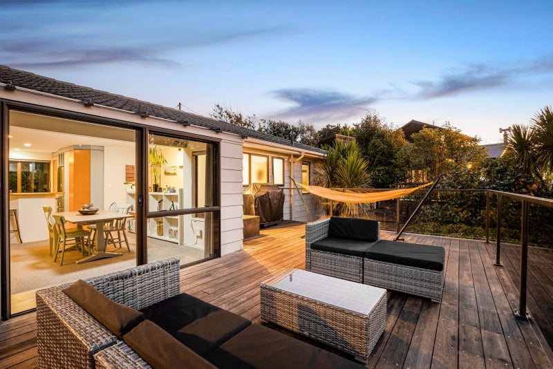 73 Arran Road, Browns Bay, Auckland - Carousel 2