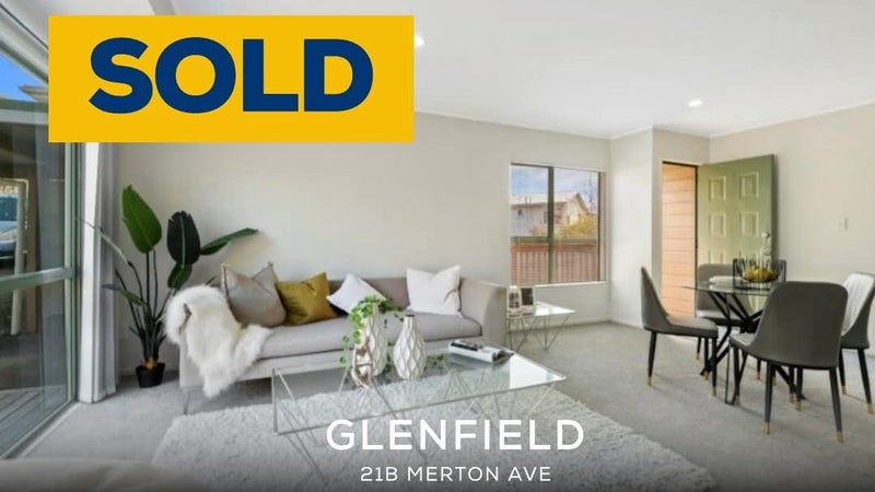 21B Merton Avenue, Glenfield, Auckland - Carousel 1
