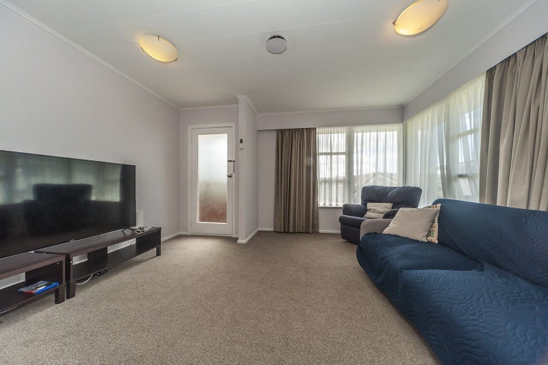 6 Cranwell Street, Churton Park, Wellington - Carousel 2