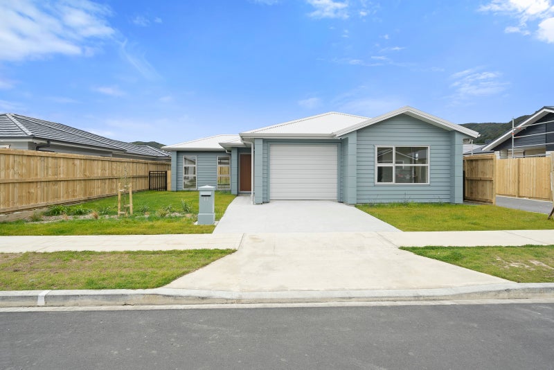 13 Brian Hughes Road, Wainuiomata, Lower Hutt - Carousel 1