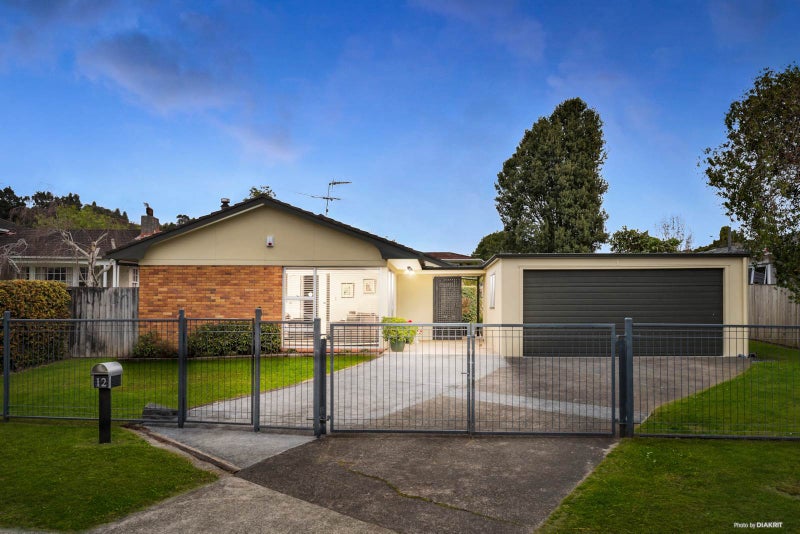 12 Mccall Place, Opaheke, Papakura - Carousel 1