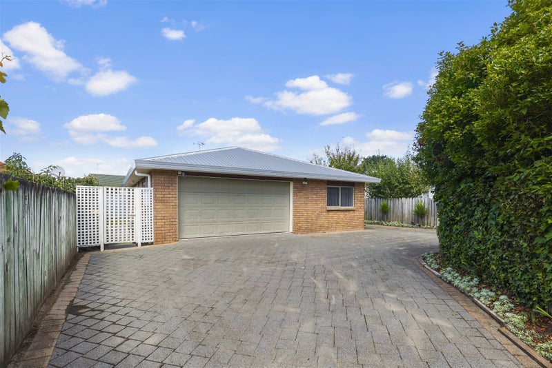 2A Gillies Avenue, Claudelands, Hamilton - Carousel 1