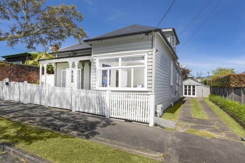 31 Mozeley Avenue, Devonport, Auckland - Carousel 21