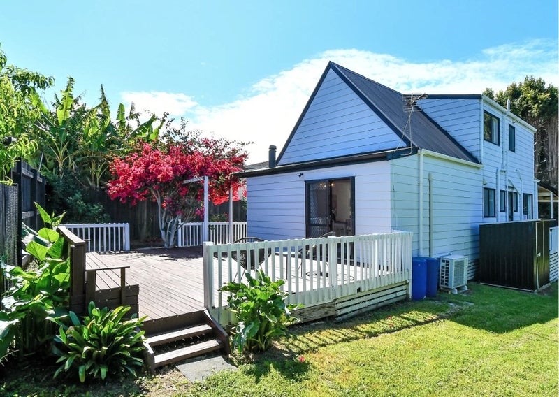 1/7 Banksia Place, Goodwood Heights, Auckland - Carousel 1