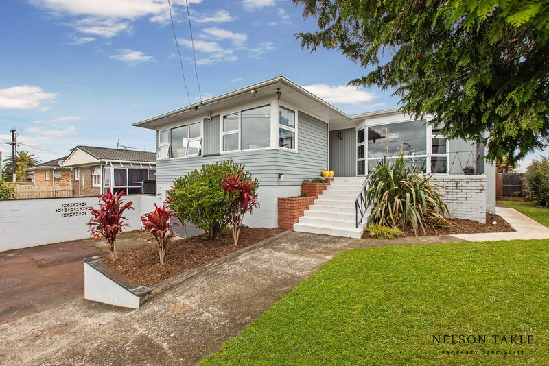 6 Hollinbrigg Place, Manurewa, Auckland - Carousel 2