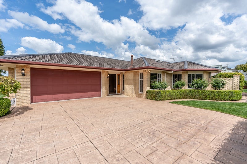 21 Heritage Avenue, Chartwell, Hamilton - Carousel 1