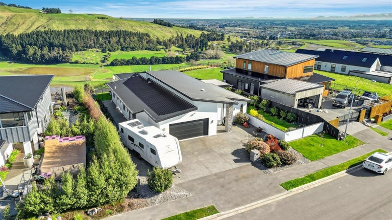 152 Penruddock Rise, Westmorland, Christchurch - Carousel 2