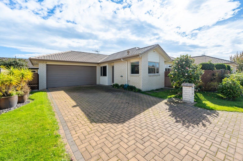 6 Blythfield Place, Taradale, Napier - Carousel 14
