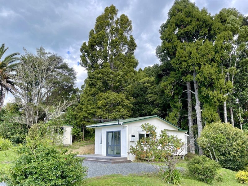 51 Minnehaha Avenue, Titirangi, Auckland - Carousel 2