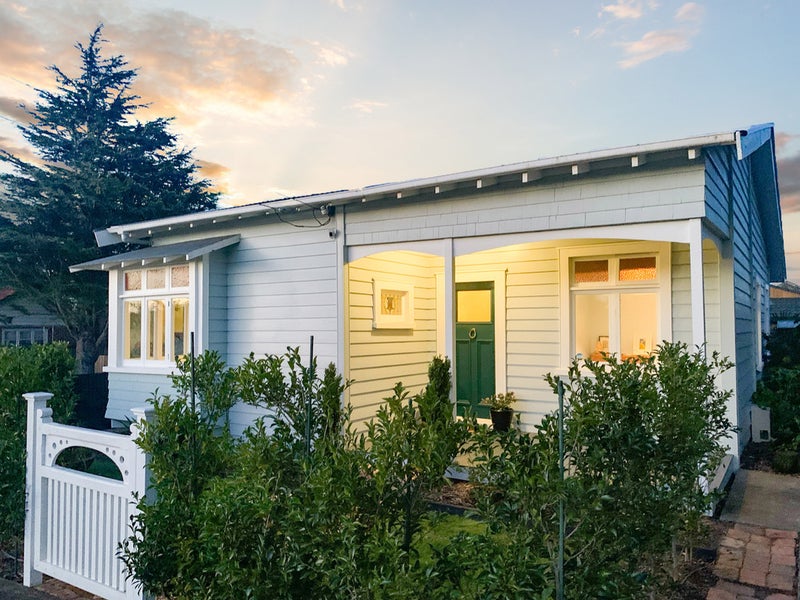 61 Moa Road, Point Chevalier, Auckland - Carousel 1