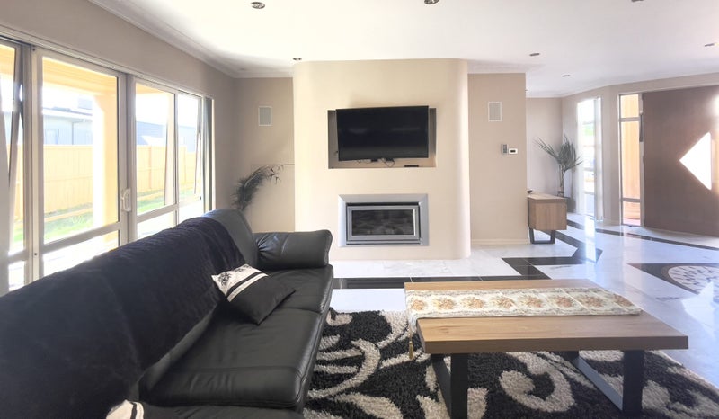 51A The Esplanade, Eastern Beach, Auckland - Carousel 2