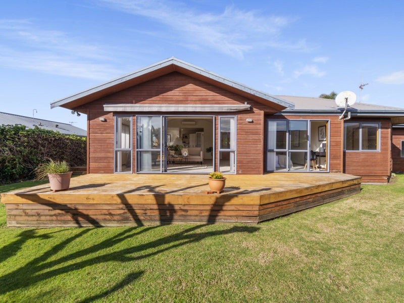 38 Maesbury Close, Papamoa Beach, Papamoa - Carousel 1