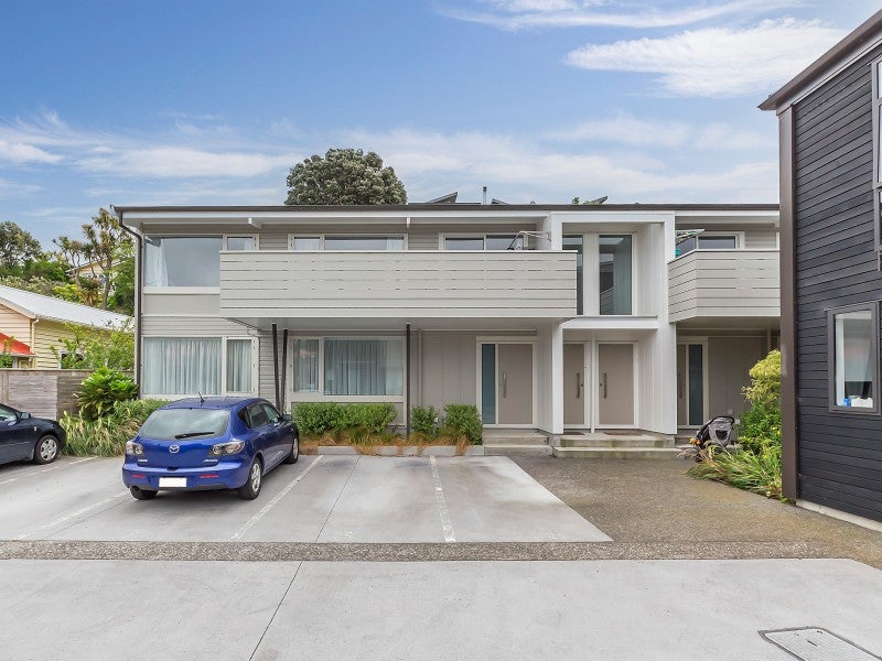 8/74 Derwent Street, Island Bay, Wellington - Carousel 12