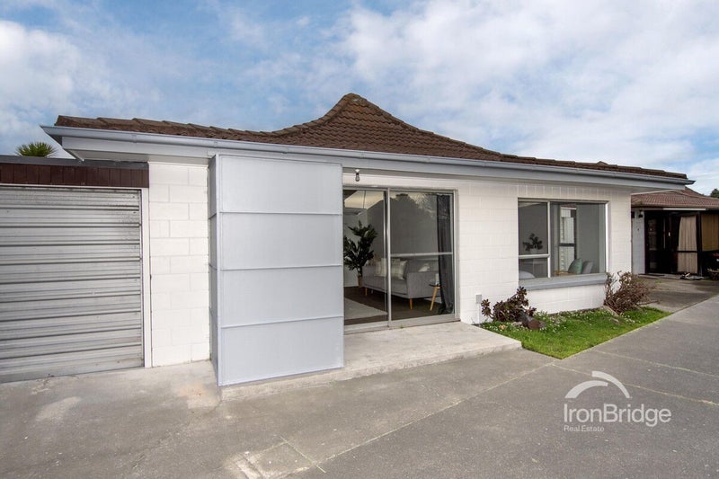 2/18 Hardy Street, New Brighton, Christchurch - Carousel 1
