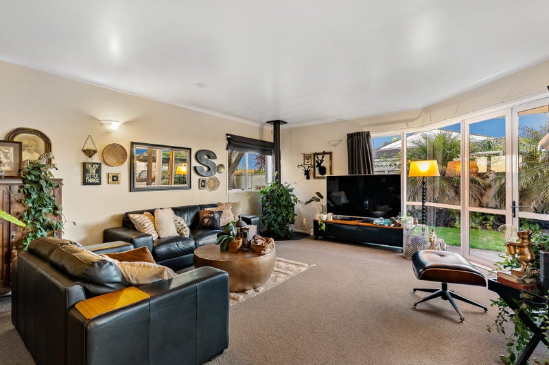 54 Rushgreen Avenue, Pahurehure, Papakura - Carousel 2