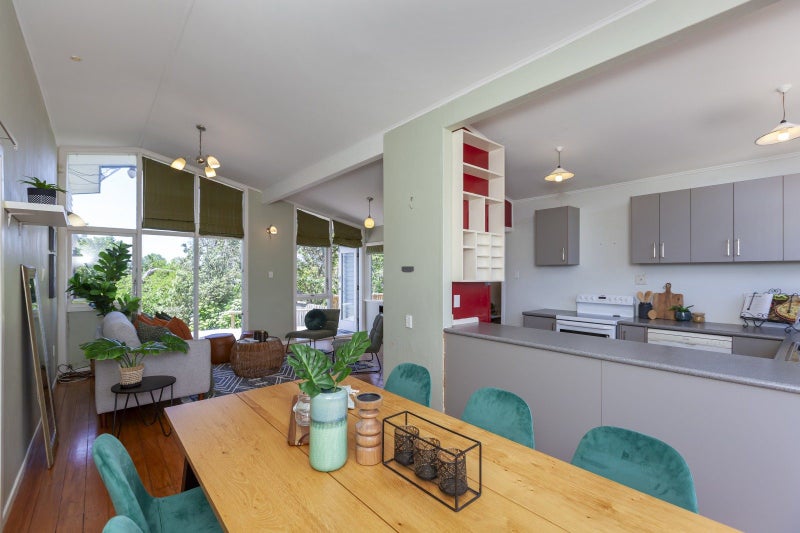 18 Tui Road, Raumati Beach, Paraparaumu - Carousel 2