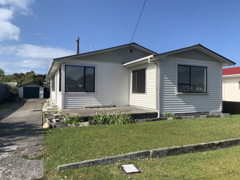 172 Park Street, Hokitika - Carousel 1